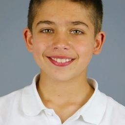 Mehmet Kervancı 飾演 Boy