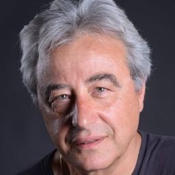 Antonio Petrocelli 飾演 Procuratore Visconti