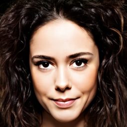 杜古·耶蒂斯 - 大喜之夜演員 飾演Nermin