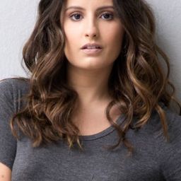 阿曼達·德戈多 飾演 Vanessa