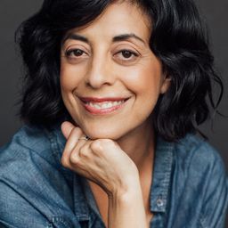 Paloma Nuñez 飾演 Marsha