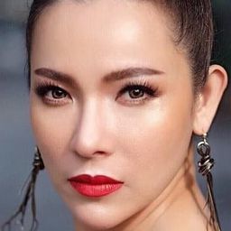 Sakuntala Teinpairoj 飾演 Som