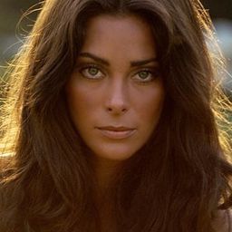 Paula Pritchett 飾演 Water Woman