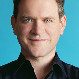 Brian Hamman 飾演 Police Officer