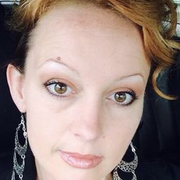 Misty Wilkins 飾演 Rose