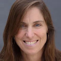 瑪麗·馬吉歐 - Underwater Dreams導演