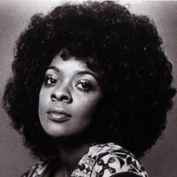 Thelma Houston 飾演 Self