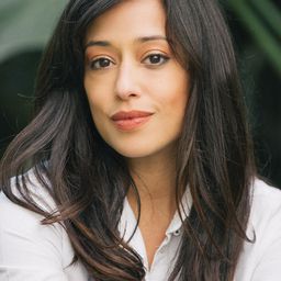 Elena Hurst 飾演 Stacy Gutierrez