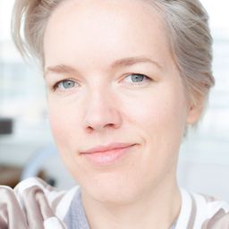 Luise Brinkmann 飾演 Studentin