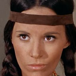 Cherie Latimer 飾演 Lauren