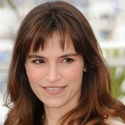 Stefania Montorsi - 塵世女孩演員 飾演Costanza