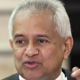 Tommy Thomas 飾演 Self - Former Attorney General of Malaysia
