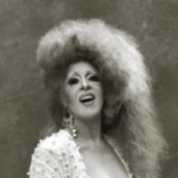 Dorian Corey 飾演 Self
