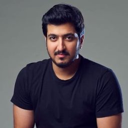 普蘭尼·曼尚達 飾演 Jignesh 'Jiggy' Patel