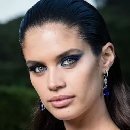 莎拉·桑帕約 - 超人演員 飾演Eve Teschmacher