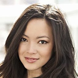 Katie Cockrell 飾演 Principal Dancer