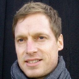 Scott Thrun - Madame Solario演員 飾演Colonel Ross