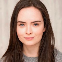 Robyn Delaney - JT·萊羅伊演員 飾演Punk Girl