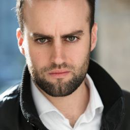 Francesco Zenzola - 我回來了演員 飾演Neofascista