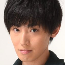 Youhei Hamada 飾演 