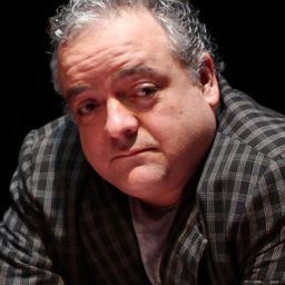 Xando Graça 飾演 Jorge