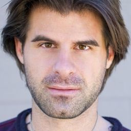 Brett Easton 飾演 Detective Collins