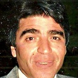 馬莫德·艾珍迪 - 犯罪王國演員 飾演الأستاذ سيد شكري