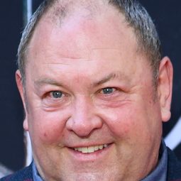 馬克·艾迪 - 尋愛之旅演員 飾演Ron