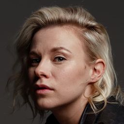 Emmi Parviainen 飾演 Dormitory Manager