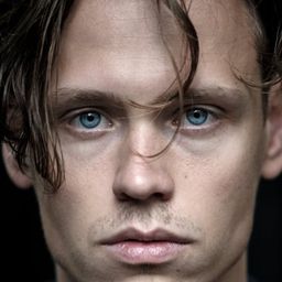 Nicolo Pasetti - Filip演員 飾演Karl