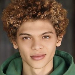 Cree Kawa - 酒過漫畫人生演員 飾演Skateboarder #3