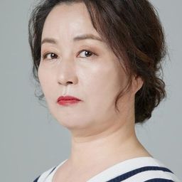 Jeong Eun-gyeong 飾演 Yeong-shim