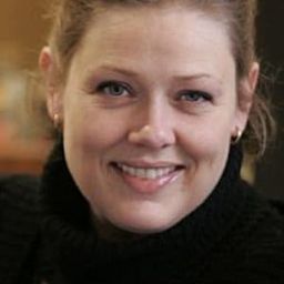 Guðlaug Ólafsdóttir - 媽的路上我和你演員 飾演Miðaldra kona 1