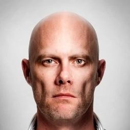 Charles Zuckermann - 轟天諜戰演員 飾演Fake Cop #1