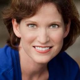 辛西亞·巴瑞特 飾演 Mabel