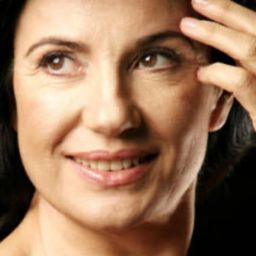 Uxía Blanco 飾演 María