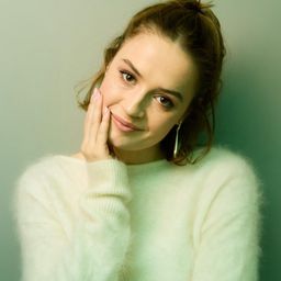 艾娜奧花比 飾演 Johanne