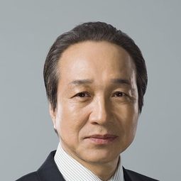 小日向文世 飾演 Shunsuke Tsuki