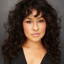 Cali Morales - 毒梟通緝令演員 飾演Gloria