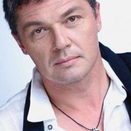 Adrian Păduraru 飾演 