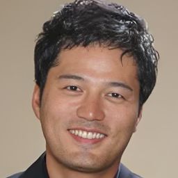 Kim Sung-Min 飾演 Plastic Surgeon