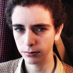 Jeremias Herskovits 飾演 Alejandro as a child