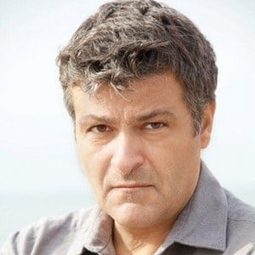 Jerry Mastrodomenico - 外出假演員 飾演Walter