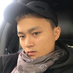呂世佳 飾演 Liang