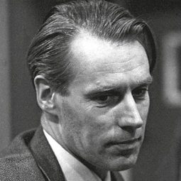 George Martin 飾演 Self