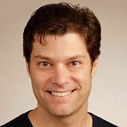 Scott McAfee 飾演 Littlefoot (voice)