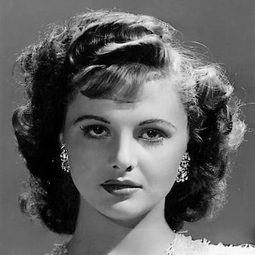 Madeleine Lebeau 飾演 Yvonne