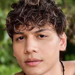 伊克瑪·阿姆瑞 飾演 Khai