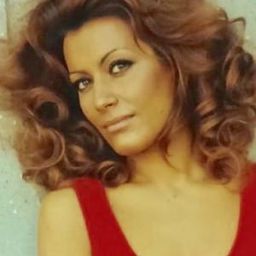 Silvia Monti 飾演 Jacqueline