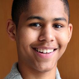 蘭斯·菲利斯 飾演 School Student